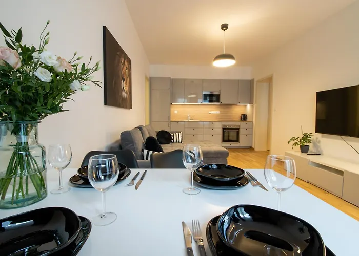 Krakovska Cr Apartments