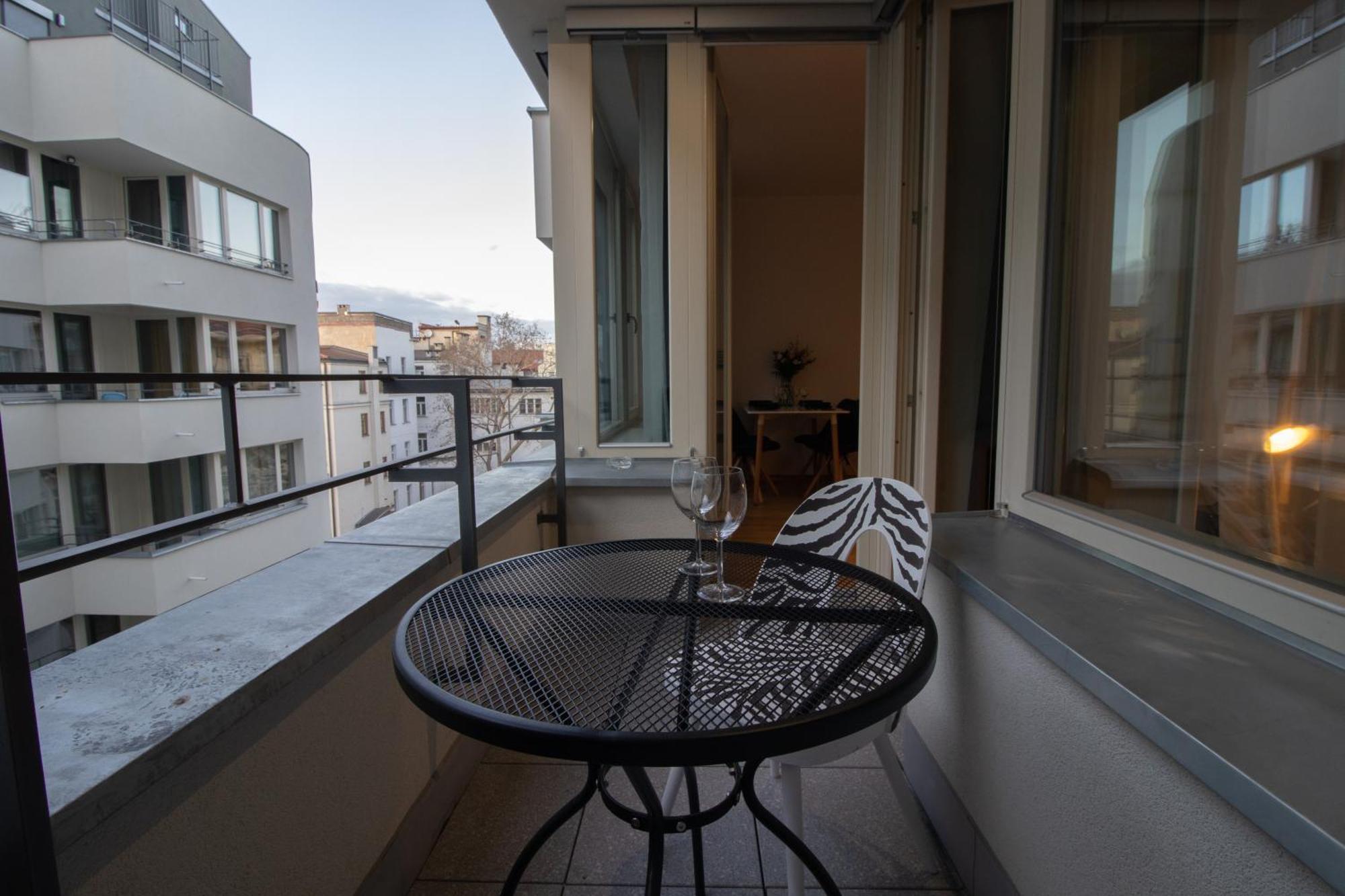 Krakovska Cr Apartment