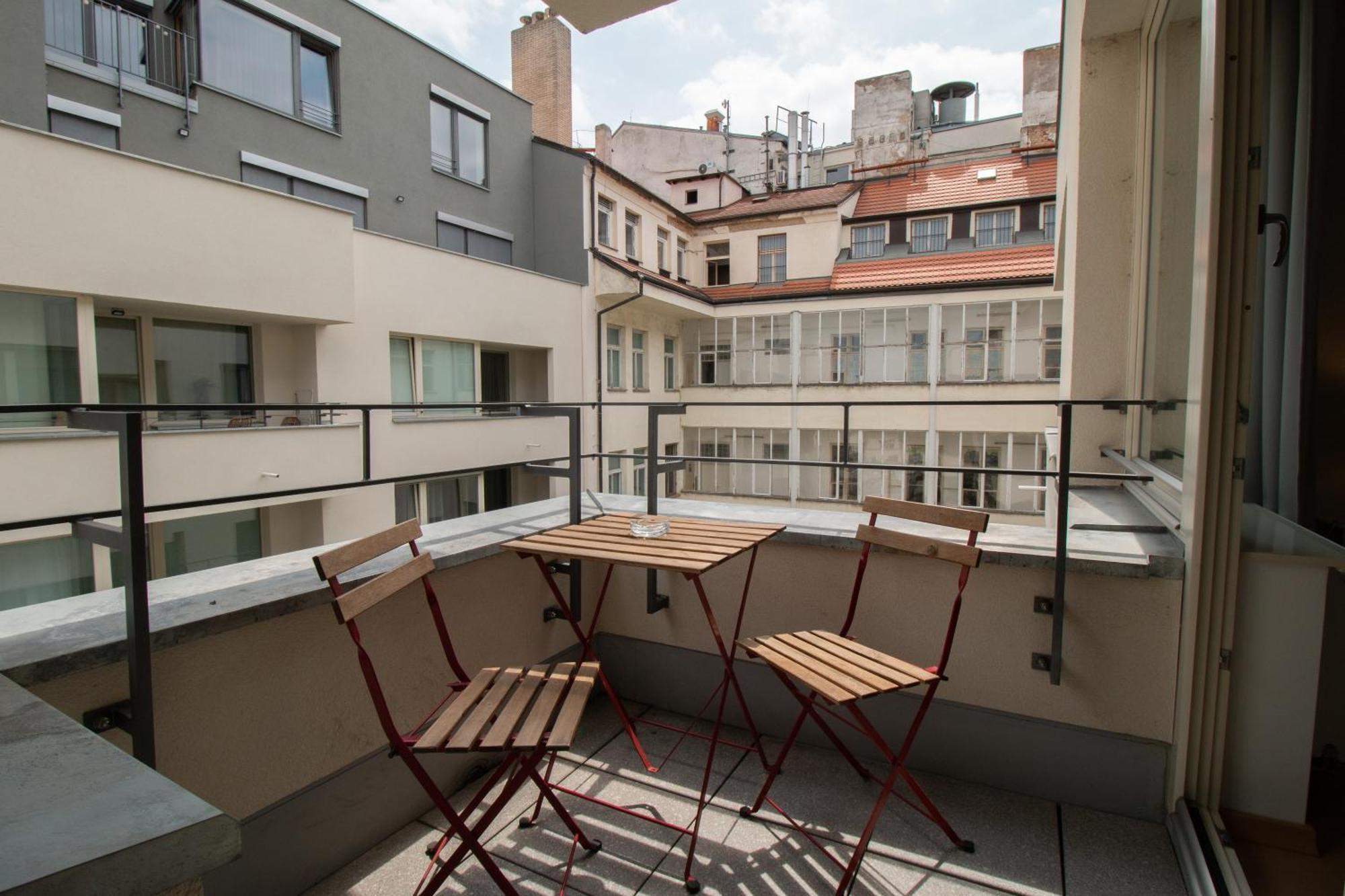 Krakovska Cr Apartment