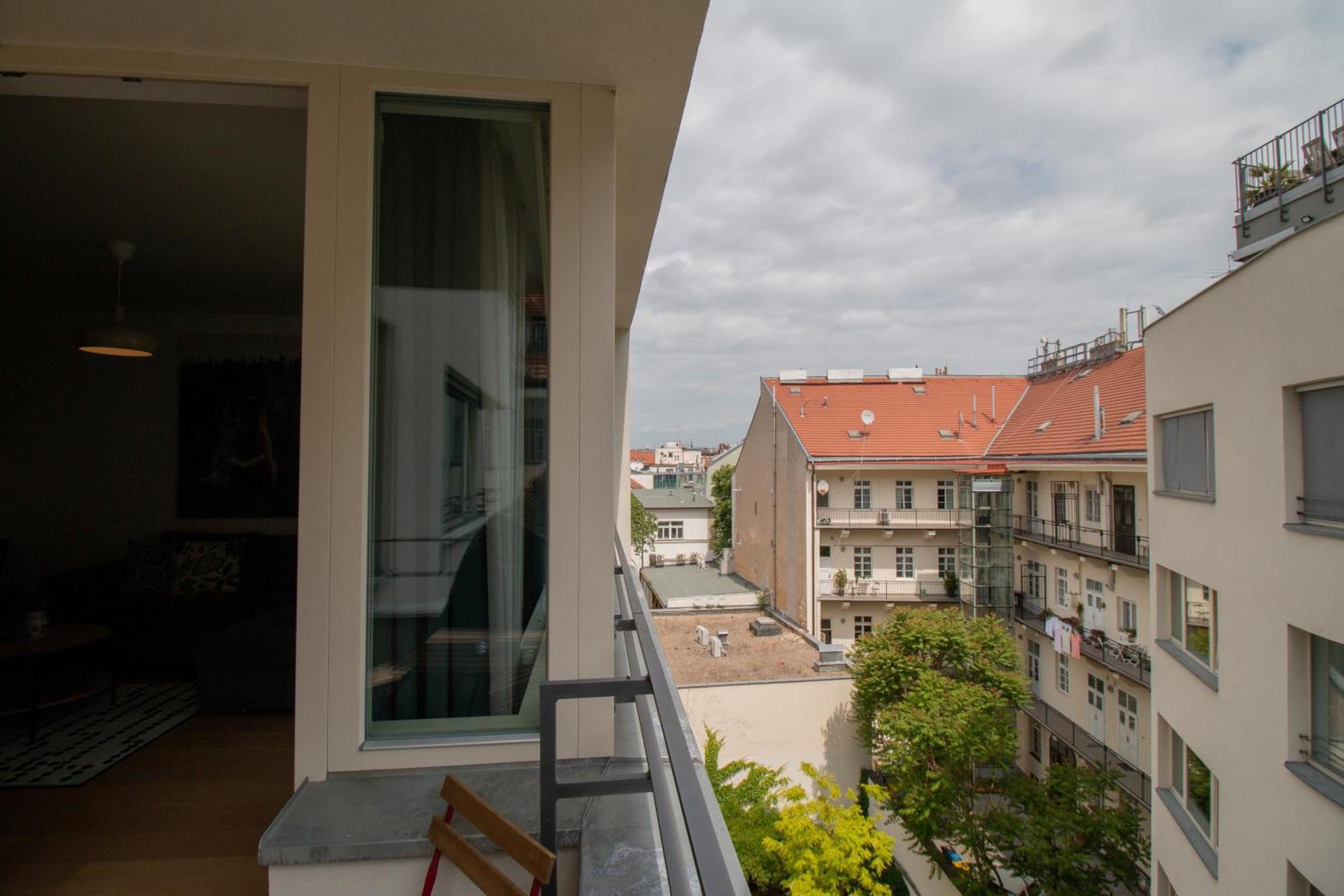 Krakovska Cr * Prague
