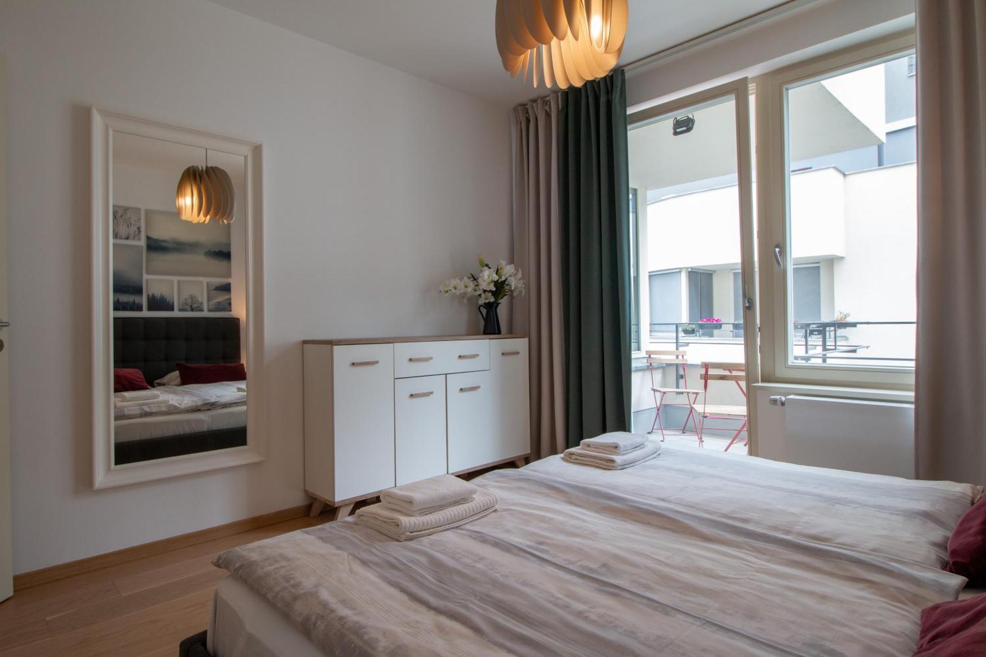 Krakovska Cr Apartment